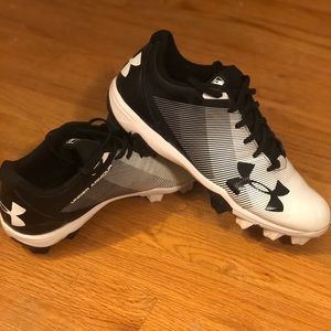 Under Armor Women’s Athletic Cleats
